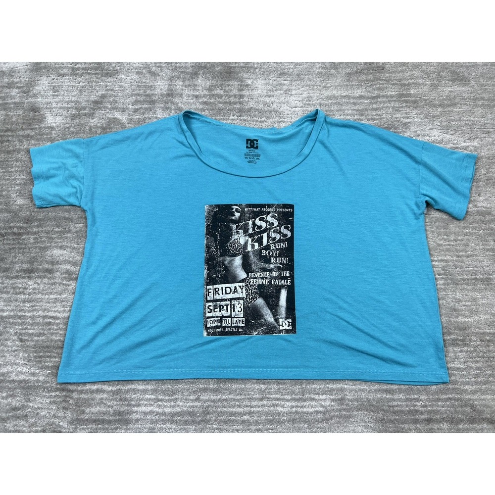 DC Shoes Graphic T-Shirt Womens Small Blue Kiss Kiss Run Boy Run Boxy Streetwear